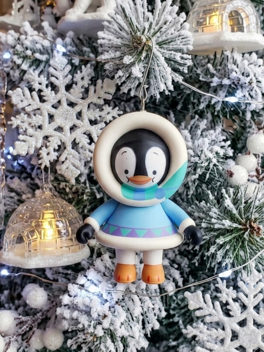 2011 Hallmark Keepsake "Polar Penguin" Christmas Tree Ornament